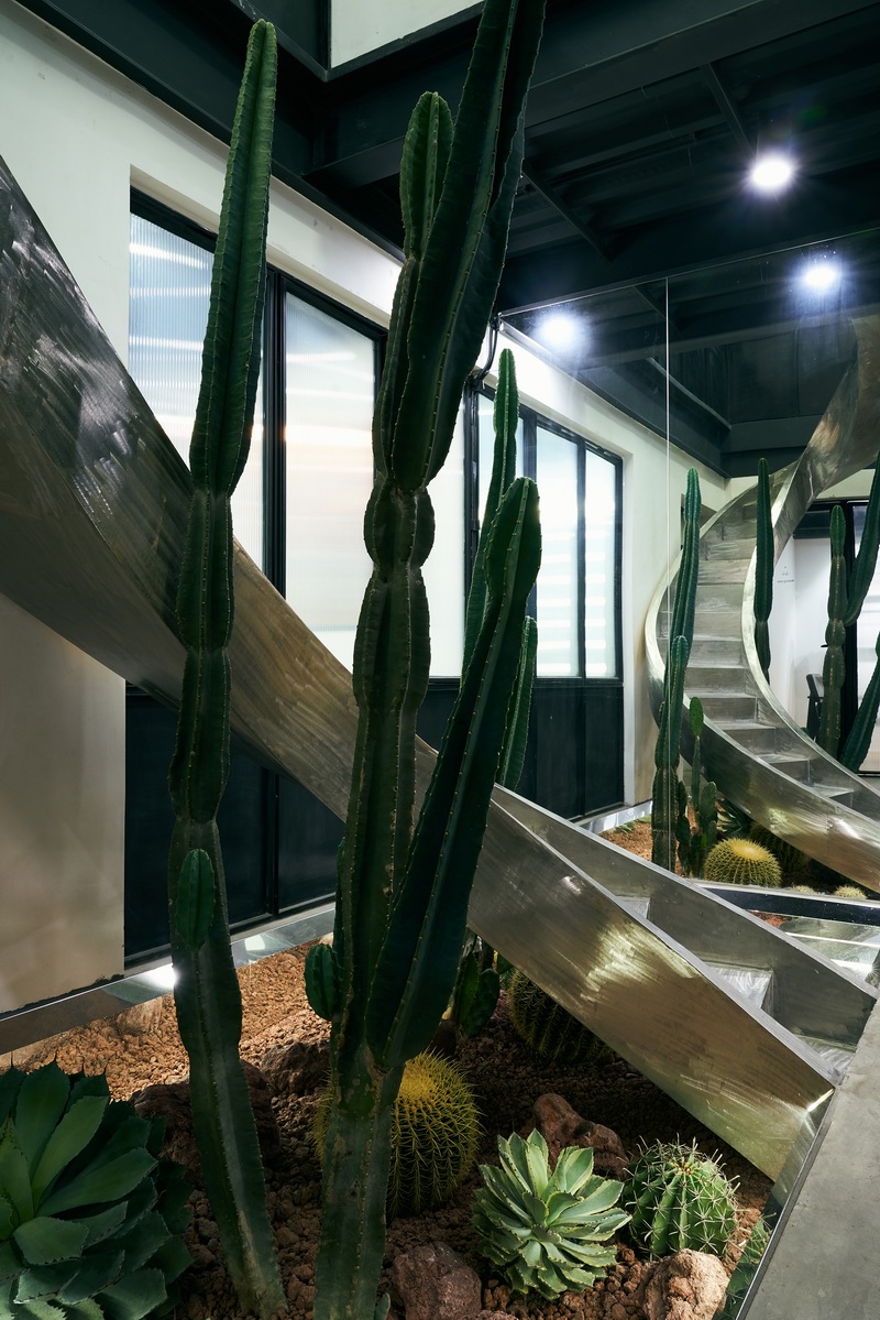 融入更多艺术元素与粗狂工业风格的北京ASTUDIO摄影工作室