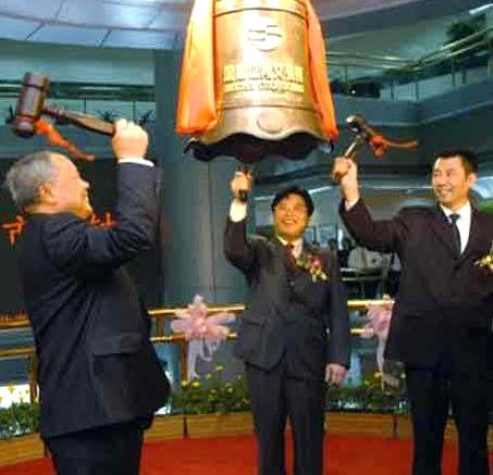 “变脸”有迹可循：深陷450亿债务危机，商业堡垒变成囚禁的牢笼