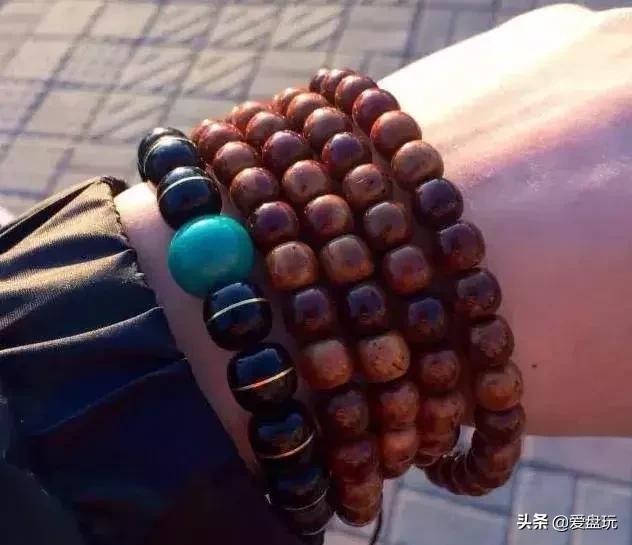 上色的手串还能盘吗,都有哪些盘玩变色的手串