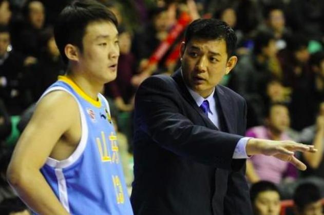 丁彦雨航与巩晓彬赛场冲突,丁彦雨航单场过40