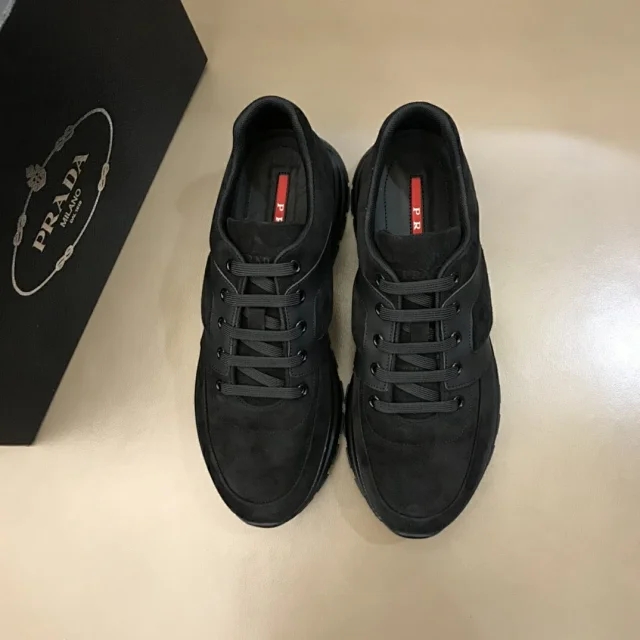 普拉达爆款鞋,普拉达2022年新款限量版