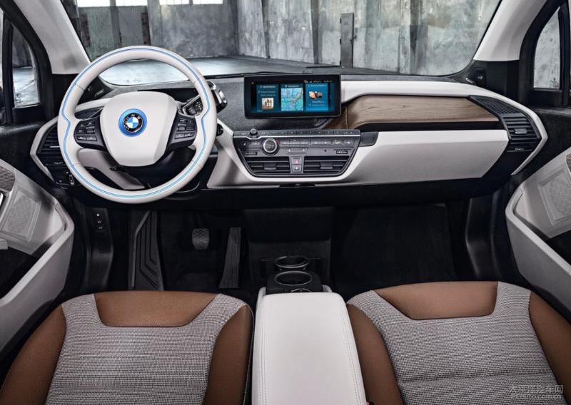 去车内甲醛异味用什么产品好,车内内饰异味严重怎样清除