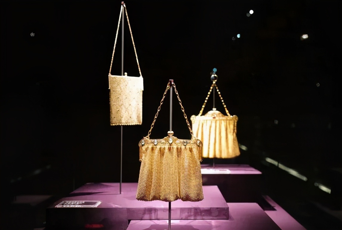 深圳灯光秀与武汉灯光秀,春光无限好深圳