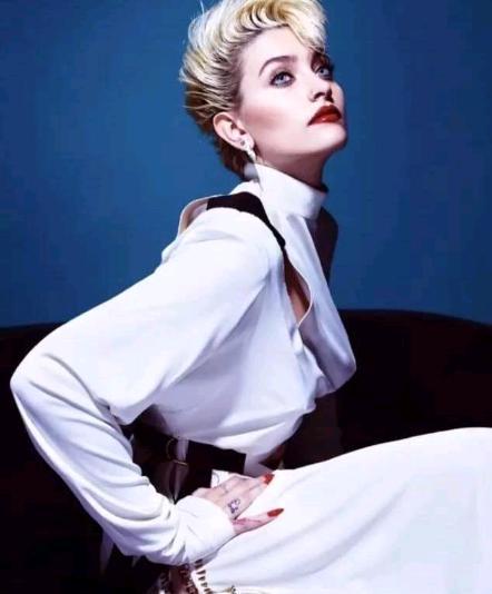 迈克尔杰克逊的儿女照片,迈克尔杰克逊的儿女皮肤