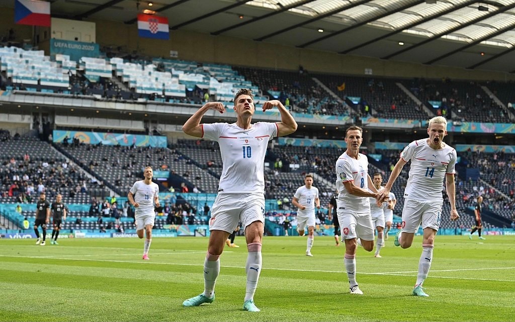 欧洲杯黑马冰岛出局,欧洲杯荷土赛晋级预测