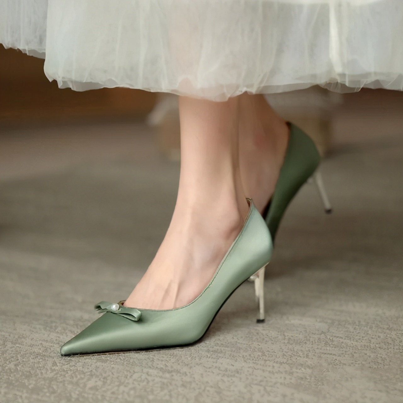 绿色鞋子怎么搭配才好看,绿色单鞋子搭配什么衣服好看