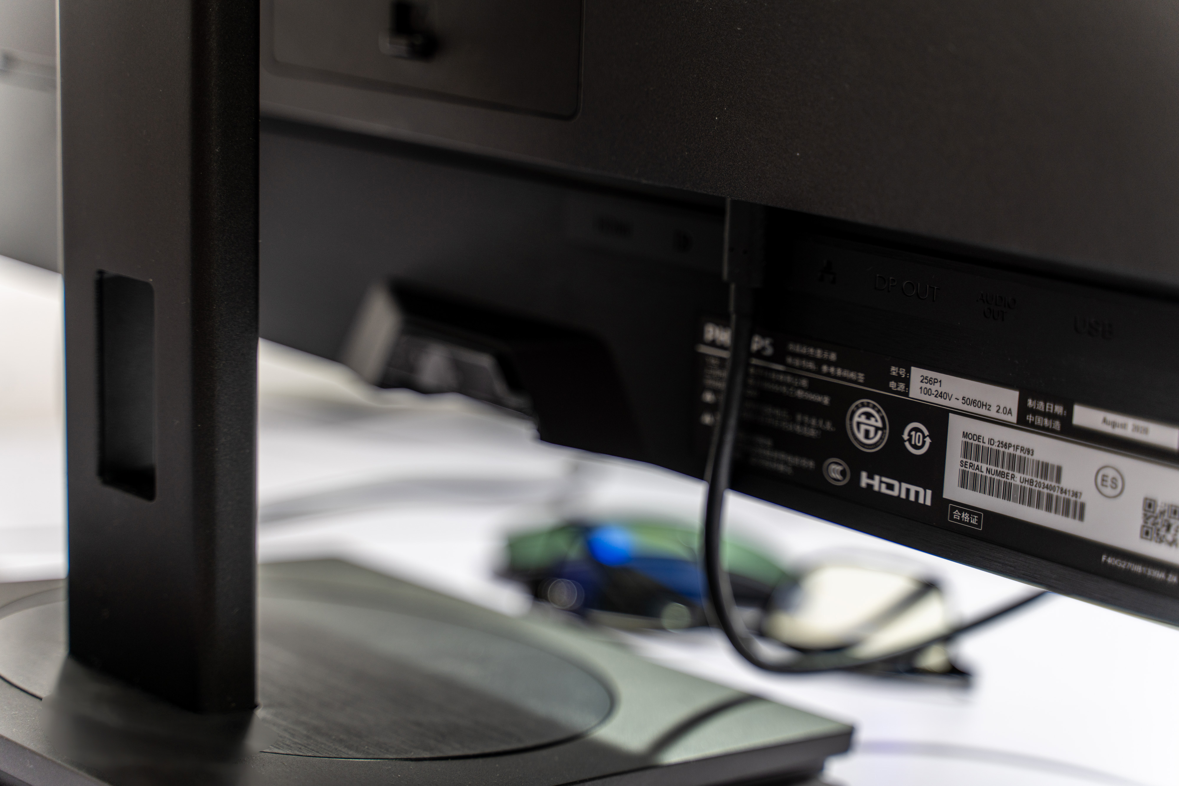 给笔记本电脑配的显示屏,飞利浦显示器哪款适合修图