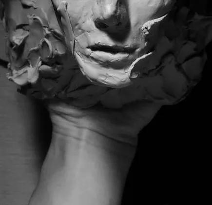 用一句话概括易烊千玺近期的事情,人物易烊千玺两万字专访