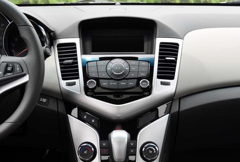 雪佛兰科鲁兹15款一代经典落幕,雪佛兰老款科鲁兹现在很少见了