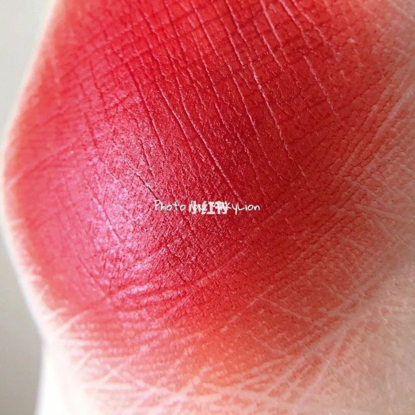 迪奥口红888和999哪个更适合素颜,这4款口红都巨显白显温柔