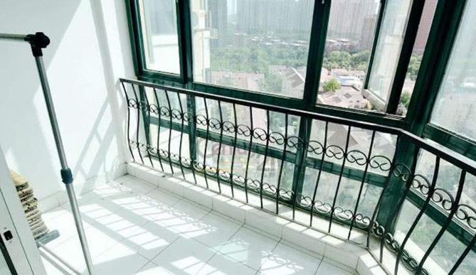 买房售楼员说只有1层2层顶楼,售楼部为什么总是剩下一二层顶层