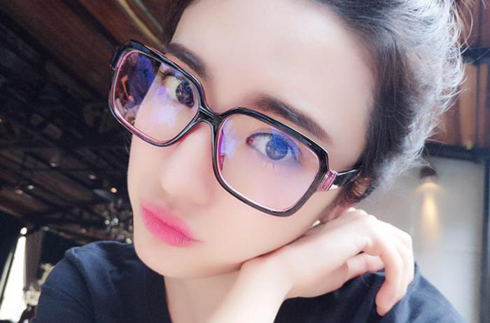 近视怎样选合适自己的镜片,怎样选择适合自己的近视眼镜