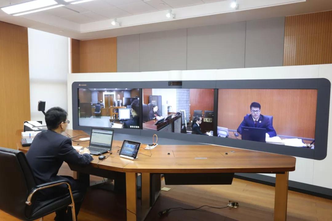 他以“表帝”自居，受粉丝膜拜，真面目令人惊讶……