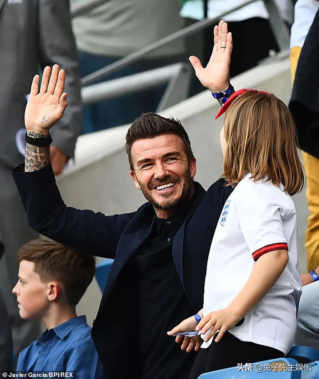 45岁贝克汉姆街拍,贝克汉姆年轻背头