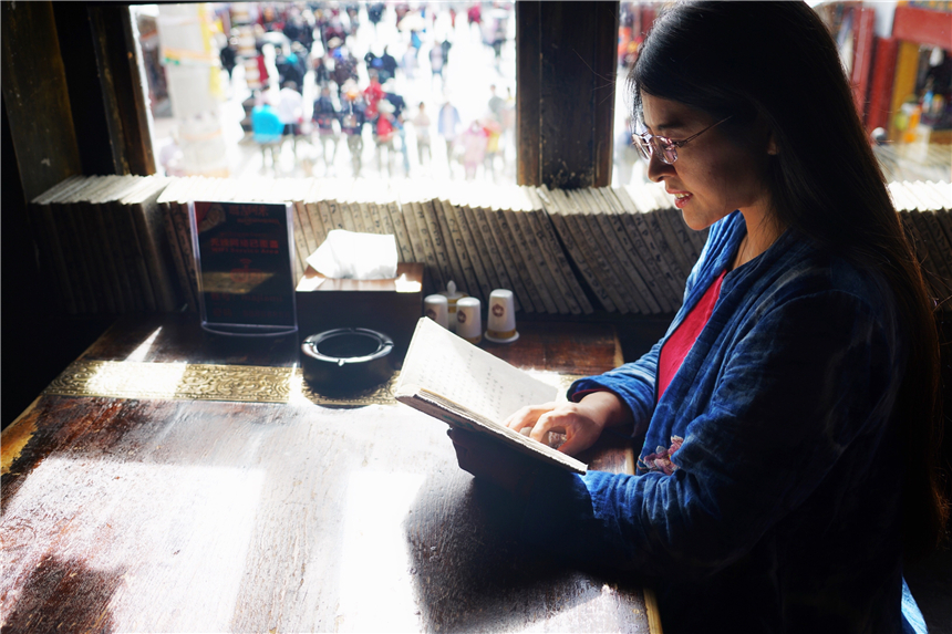 去拉萨旅游的步行街,突然想去拉萨的心情