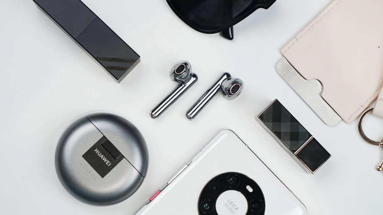 十几块的耳机和一百多的头戴对比,十几块到一千块的耳机对比