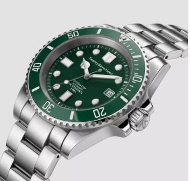 几百块的绿水鬼西铁城机芯,30岁男人戴西铁城