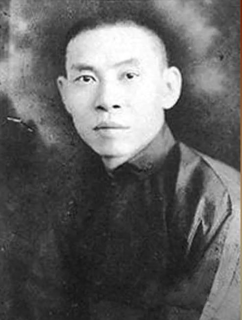 乱世枭雄：杜月笙，如何一跃成地下皇帝，在上海滩势力一手遮天