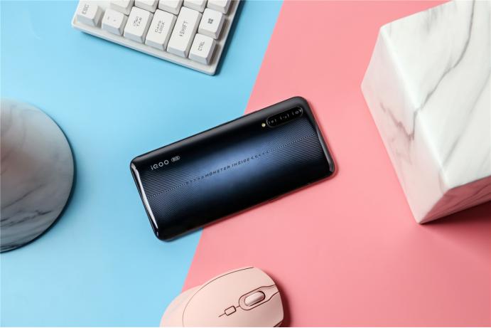 vivox系列与iqoo系列有什么区别,vivo的iqoo系列和x系列怎么选