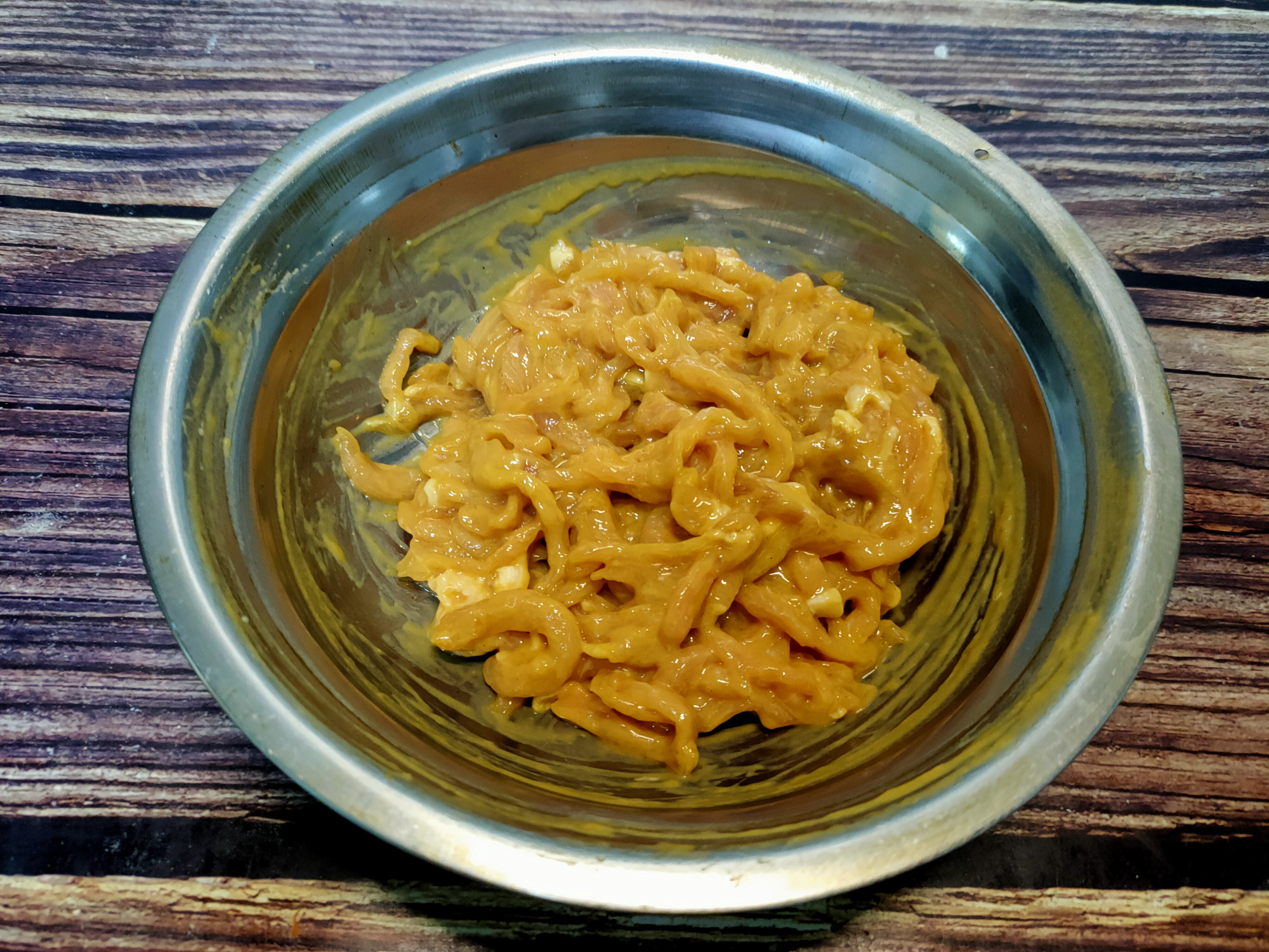 炒肉丝不嫩不入味还粘锅?大厨教你“三个妙招”,嫩滑入味不粘锅