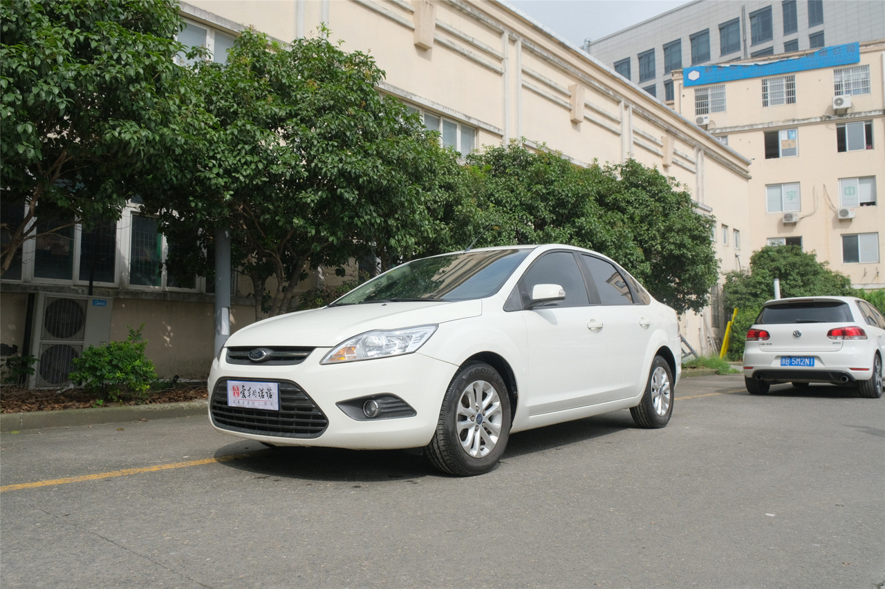 5年才跑了9000公里的车可以买吗,5年左右的福克斯值多少钱