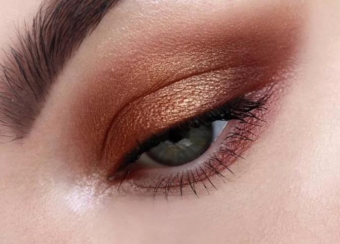 2023秋冬眼影盘推荐测评,2022流行秋季新款眼影盘红黑榜