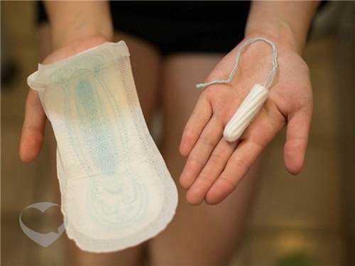 生理期用卫生棉条还是姨妈巾,来例假用卫生棉条好还是卫生巾好