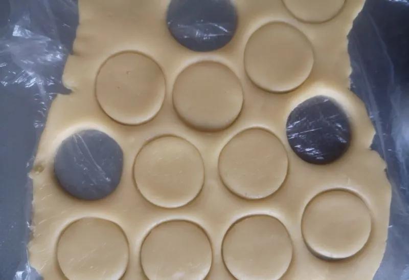 黄油100g的曲奇饼干配方 (酥脆曲奇饼干的最佳配方)