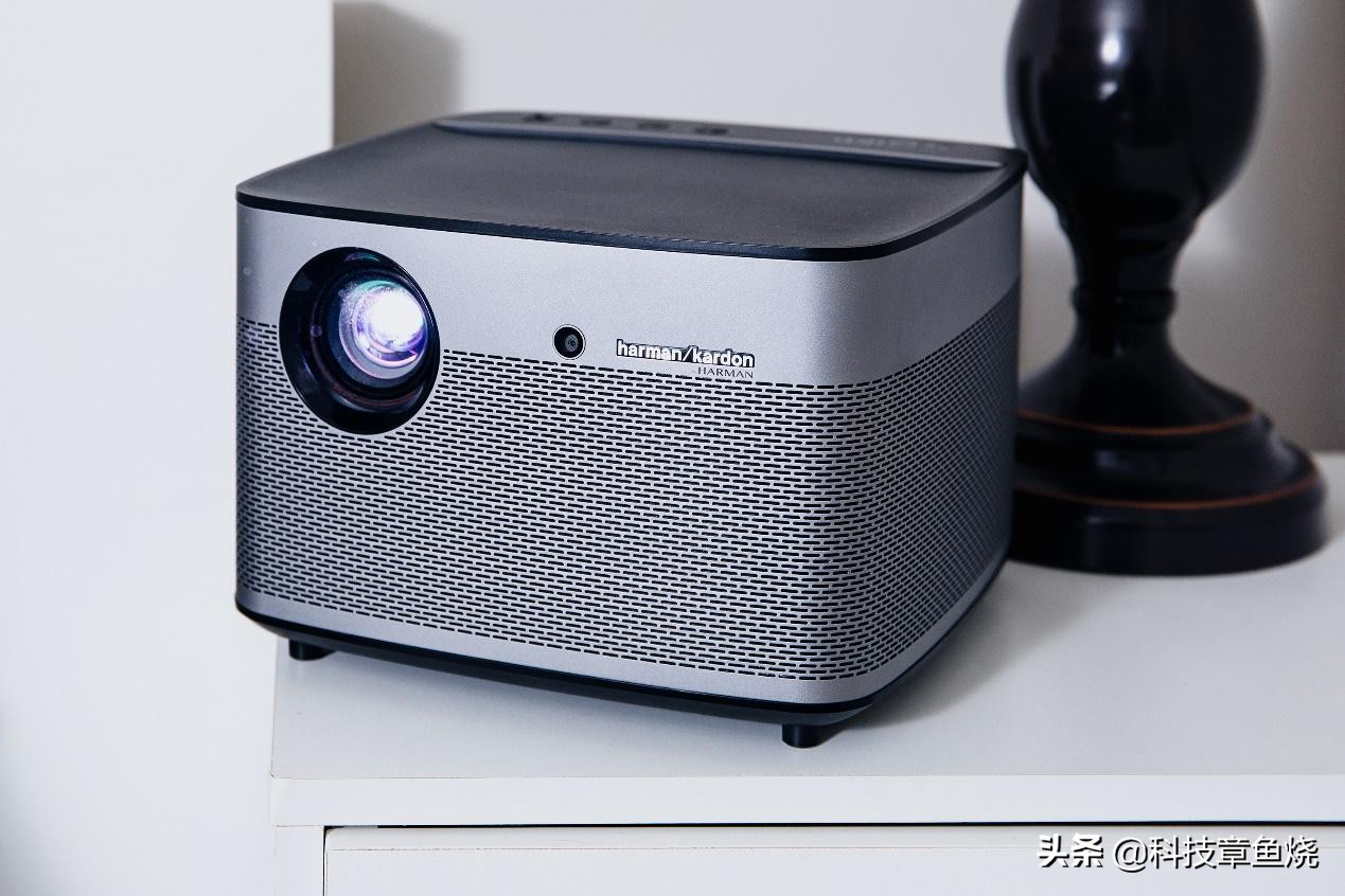 小仙女教你在家轻松搭建私人影院