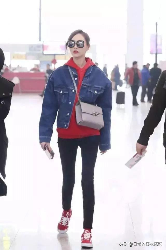 来看机场女王杨幂穿搭,杨幂穿搭机场秀