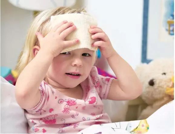 宝宝发烧反反复复怎么退烧才最快,小宝宝反复发烧退烧的正确方法