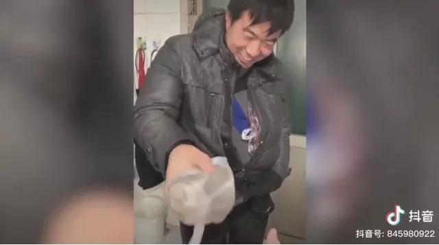 火车为什么还有人买硬座,火车卧铺比硬座难买