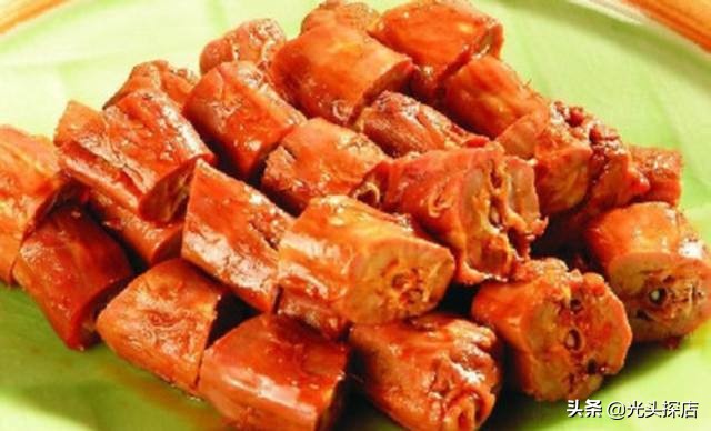 卤味制作廖记棒棒鸡,武汉南湖传统卤味推荐廖记棒棒鸡