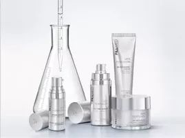 万象焕启菲凡新生|FILLMED医学抗衰老中心菲凡入驻沈阳万象城