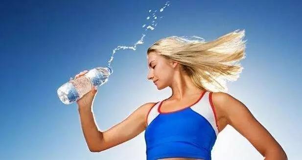 打完篮球后口干舌燥,晚上打完球吃什么比较适合