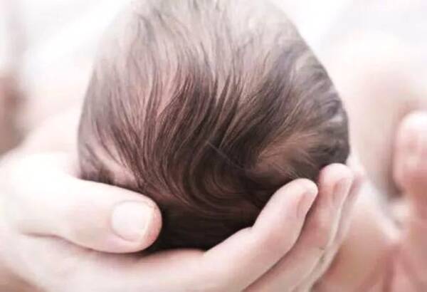 怎样预防孩子长大不长头发,宝宝不长头发注意事项图片