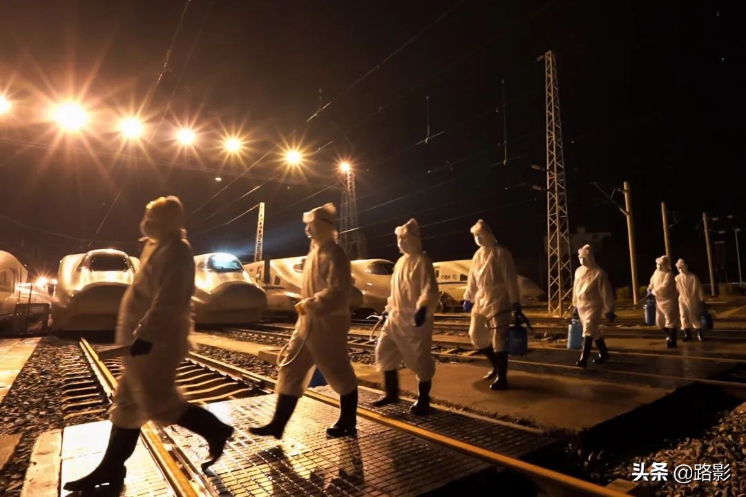 抗击疫情守护平安摄影征稿,战疫情保春运铁路警察在行动