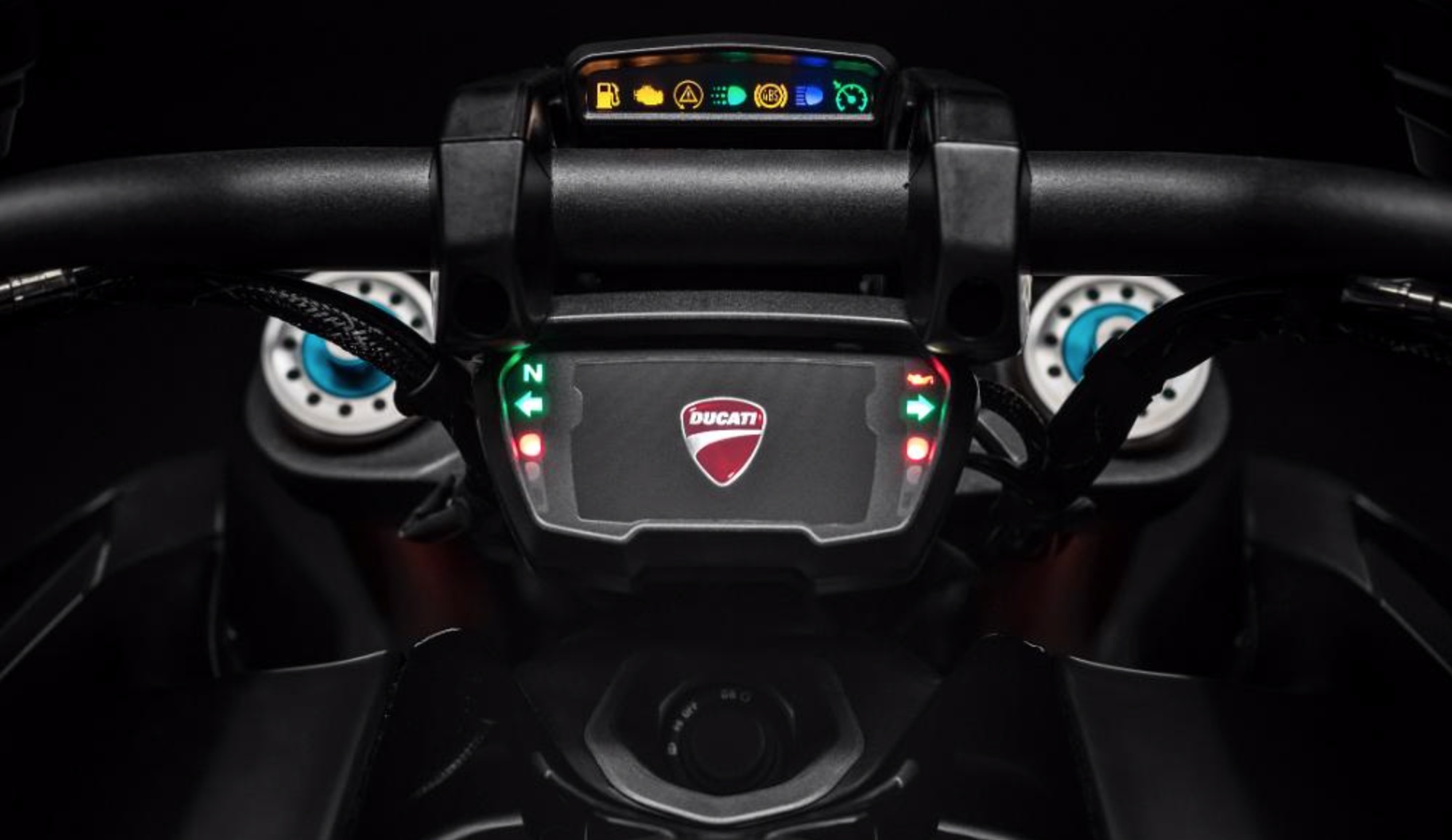 杜卡迪全新巡航版大魔鬼xdiavel,杜卡迪大魔鬼xdiavel版是自动挡吗