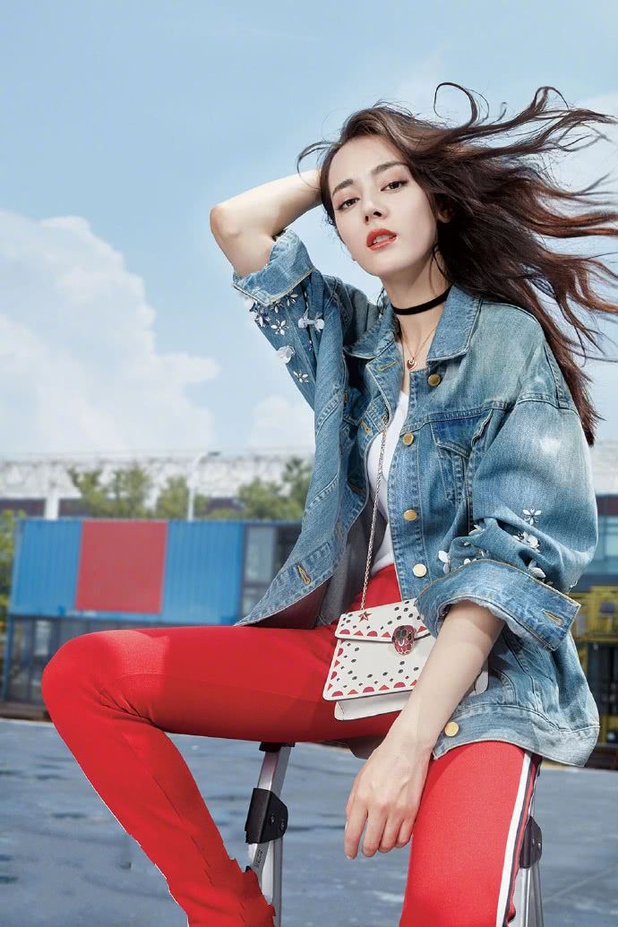 迪丽热巴杨幂穿搭,杨幂迪丽热巴穿衣风格