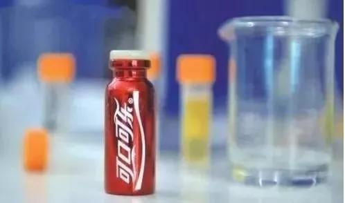 小学生吸食荧光粉,小孩吸食粉状零食