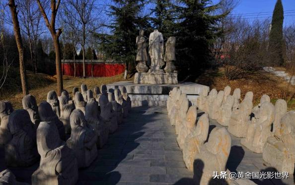 鲁迅东方美神老照片,鲁迅先生的倒坐观音像