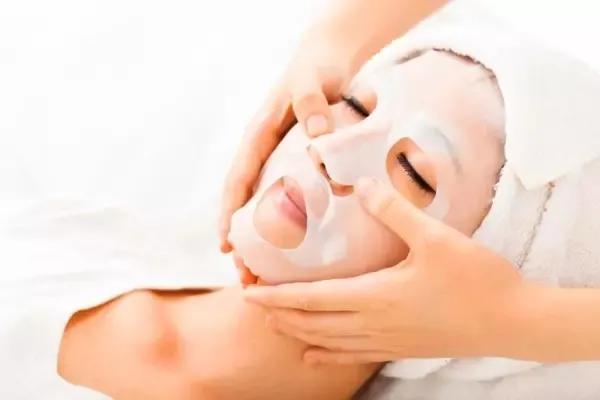 脸部晒伤脱皮怎么护理,晒伤后又要怎么护肤