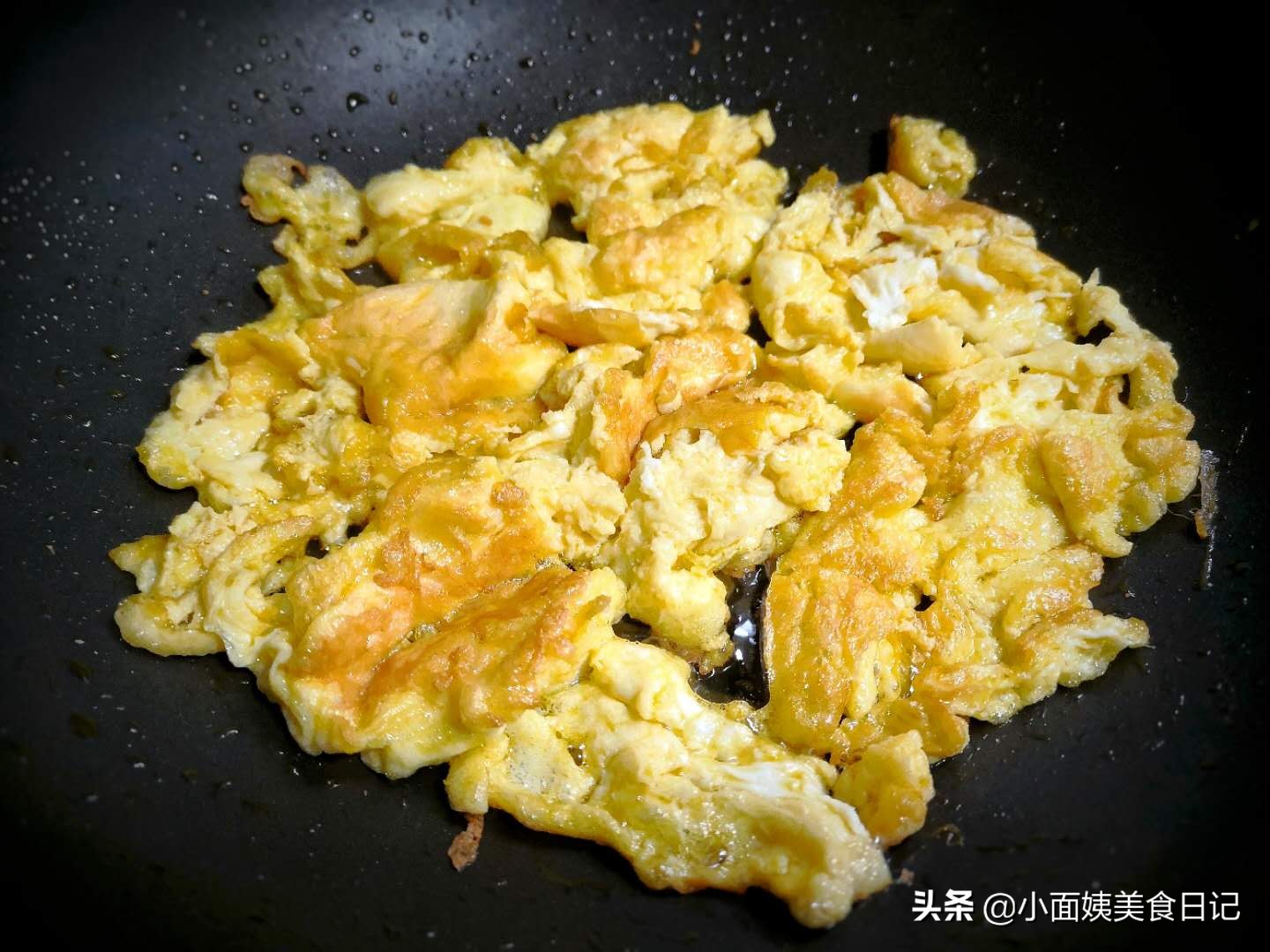 10月这个菜大量上市,我家经常买,炒鸡蛋特下饭,全家都爱吃