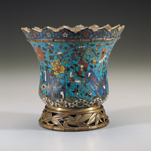 铜胎掐丝珐琅的俗名为景泰蓝,景泰蓝掐丝珐琅工艺制作材料