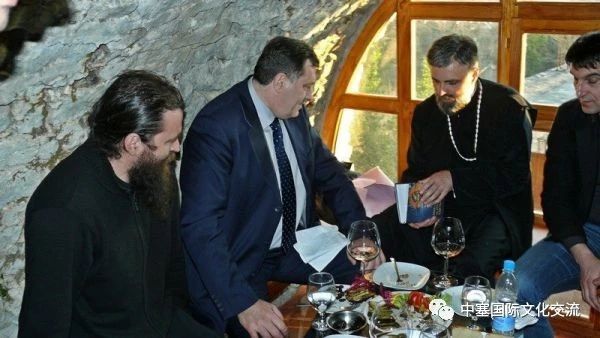 连巨星政要都亲睐的修道院葡萄酒庄你还不赶紧的｜尽在波黑福尔多