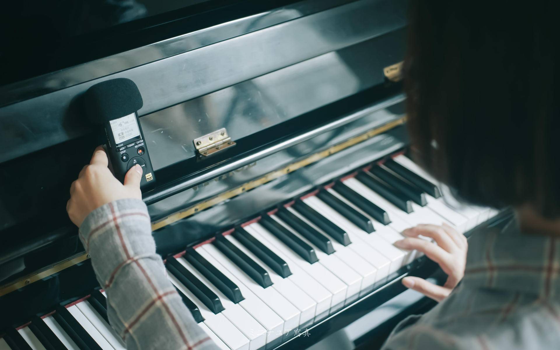 索尼录音笔a10如何说话就录音,索尼录音笔a10可以录视频吗