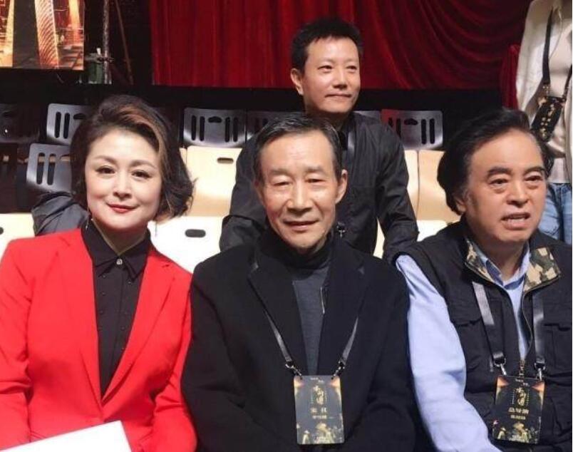 被赵本山捧红的谢大脚,赵本山谢大脚的高清图片