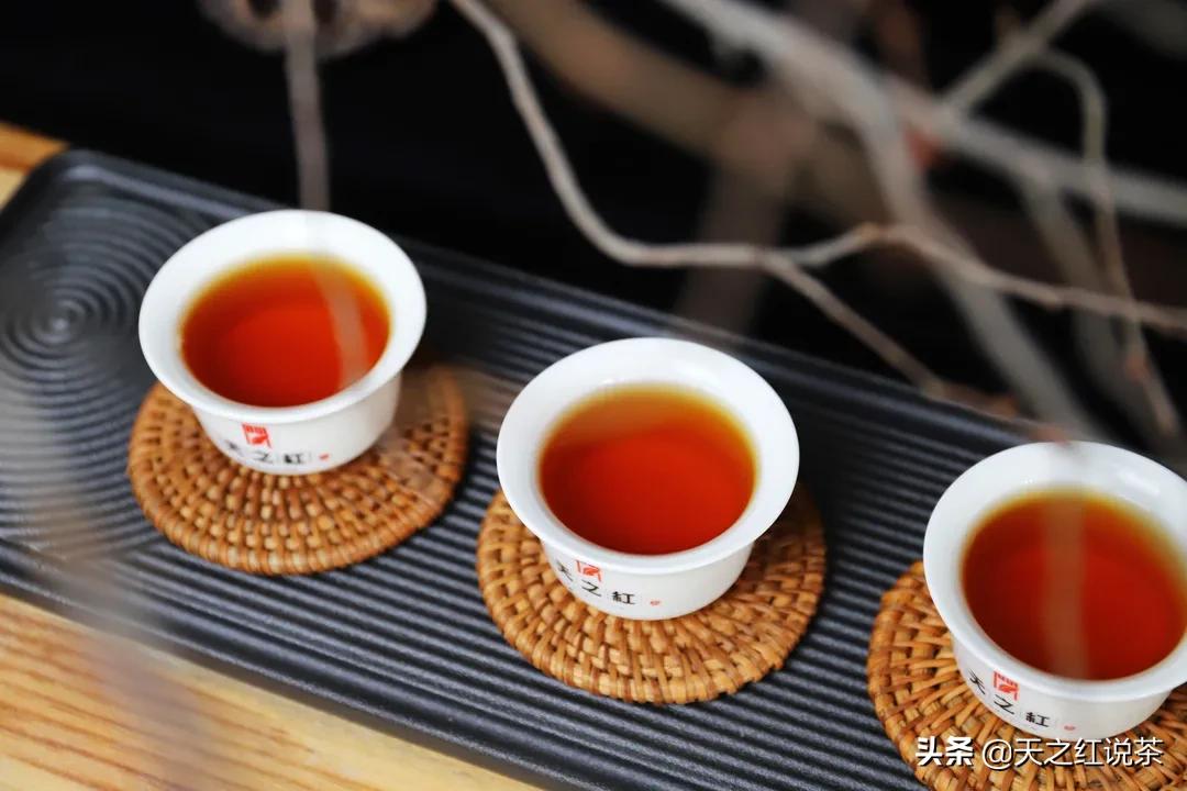 迎客松雪中美景,迎客松下