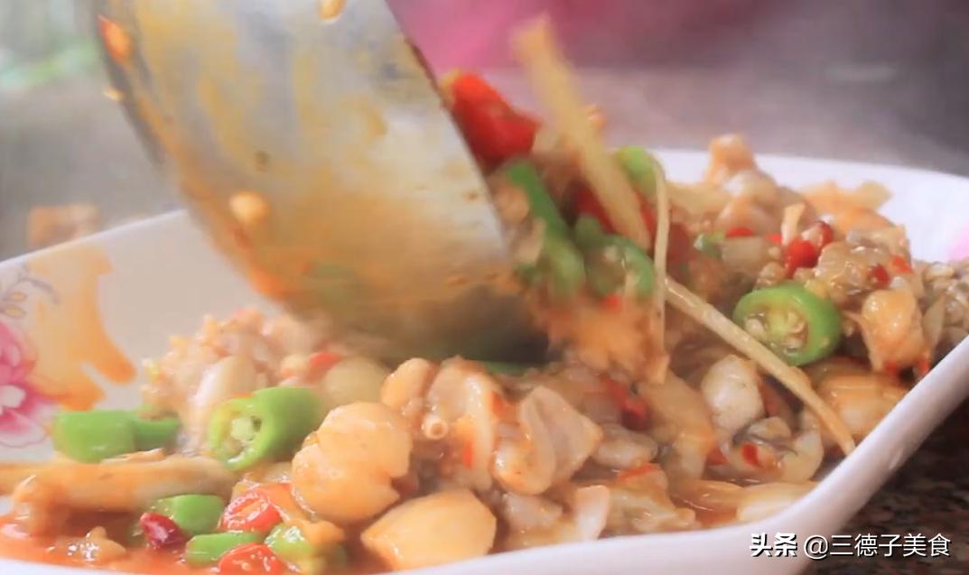 麻辣牛蛙肥肠鱼火锅最正宗做法,麻辣干锅牛蛙的做法大全视频