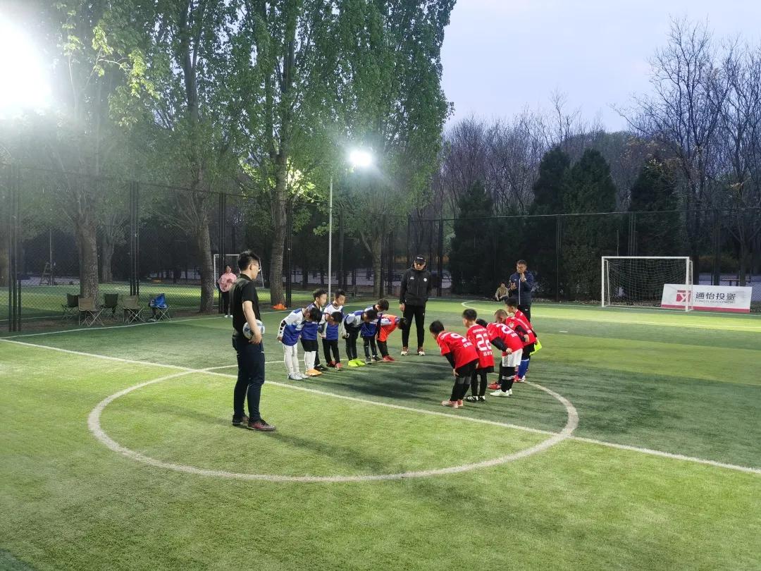 青苗故事|晒娃高级玩家——撑起梦想的“球爹”